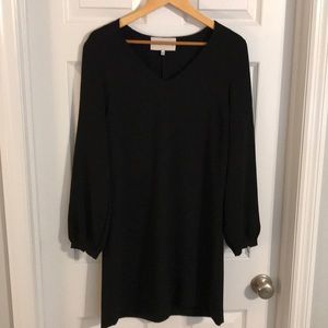 LBD! Super cute mini shift dress - zipper pockets!